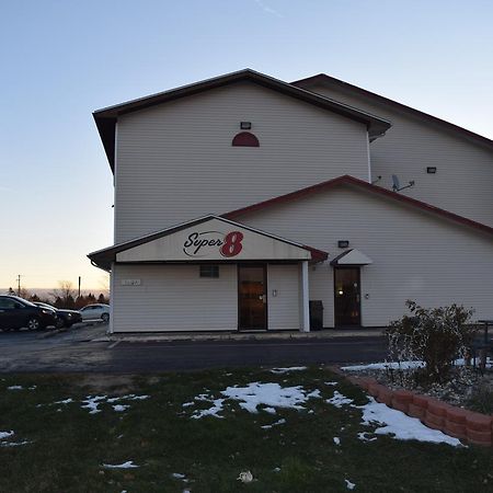 Super 8 By Wyndham Saginaw Motel Exterior photo