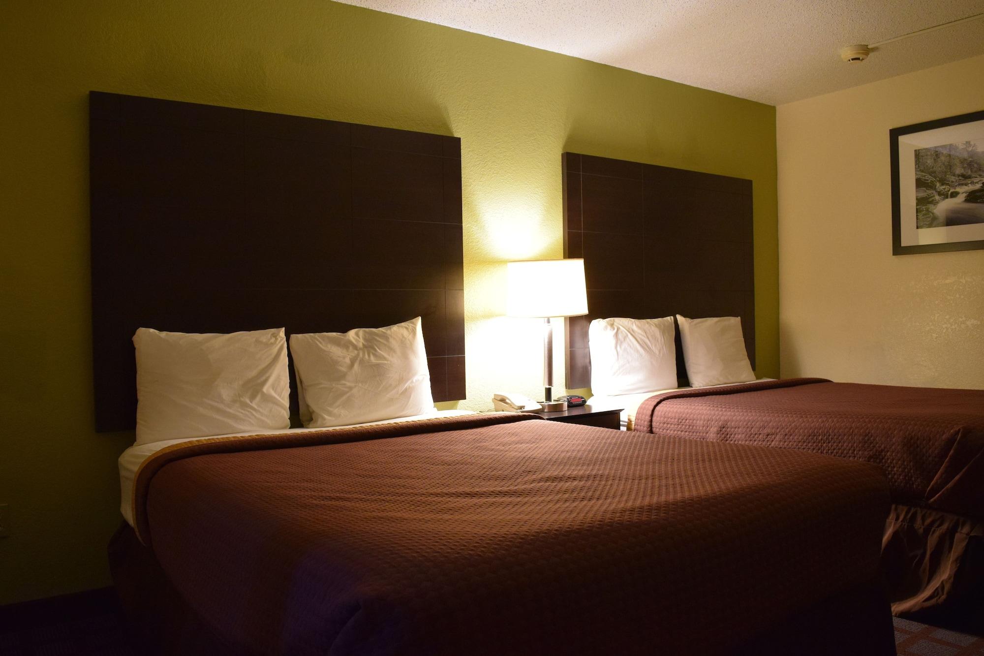 Super 8 By Wyndham Saginaw Motel Exterior photo