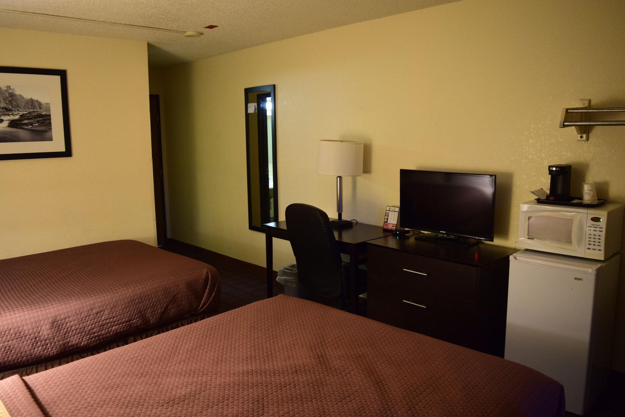 Super 8 By Wyndham Saginaw Motel Exterior photo