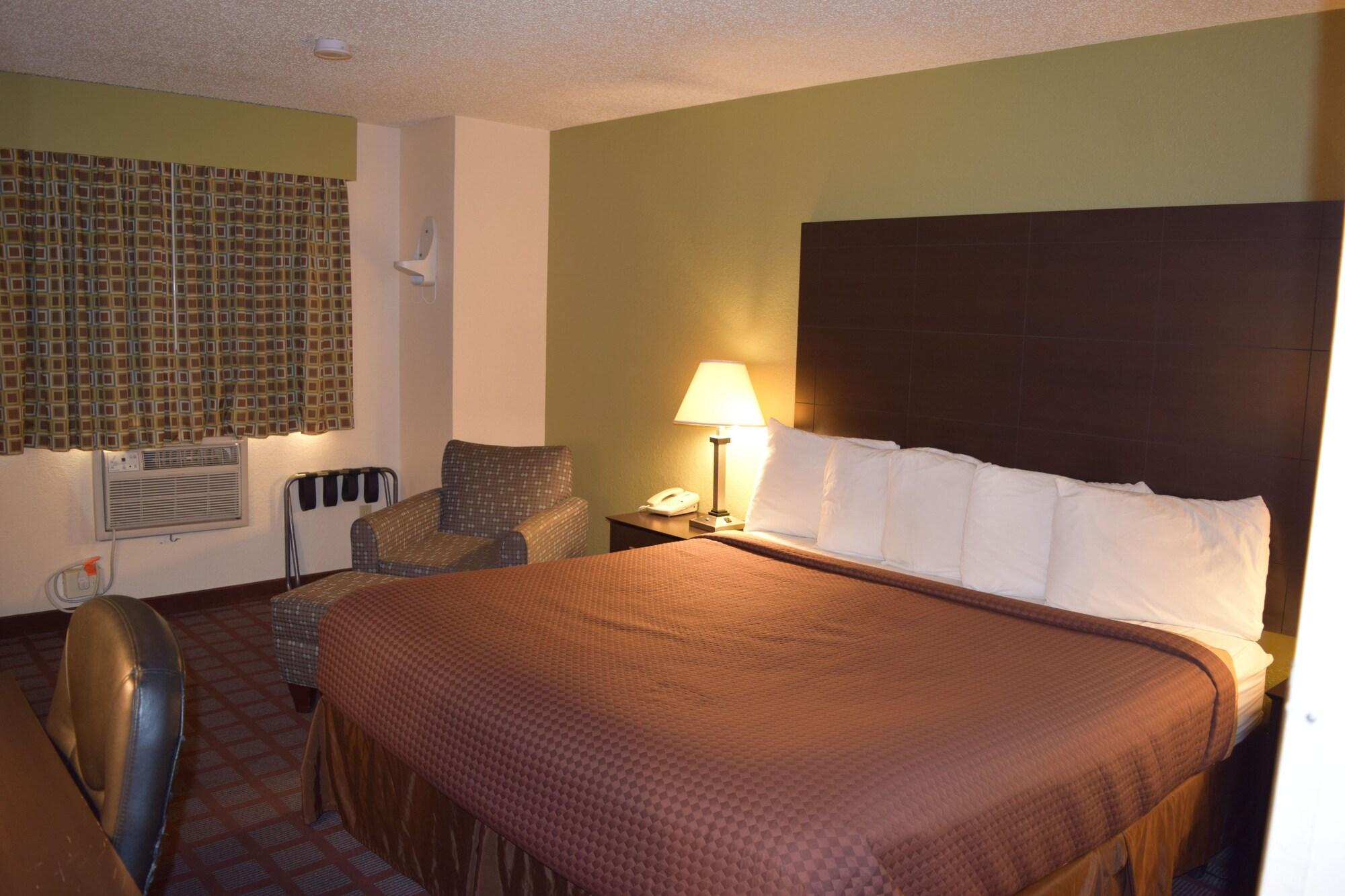 Super 8 By Wyndham Saginaw Motel Exterior photo