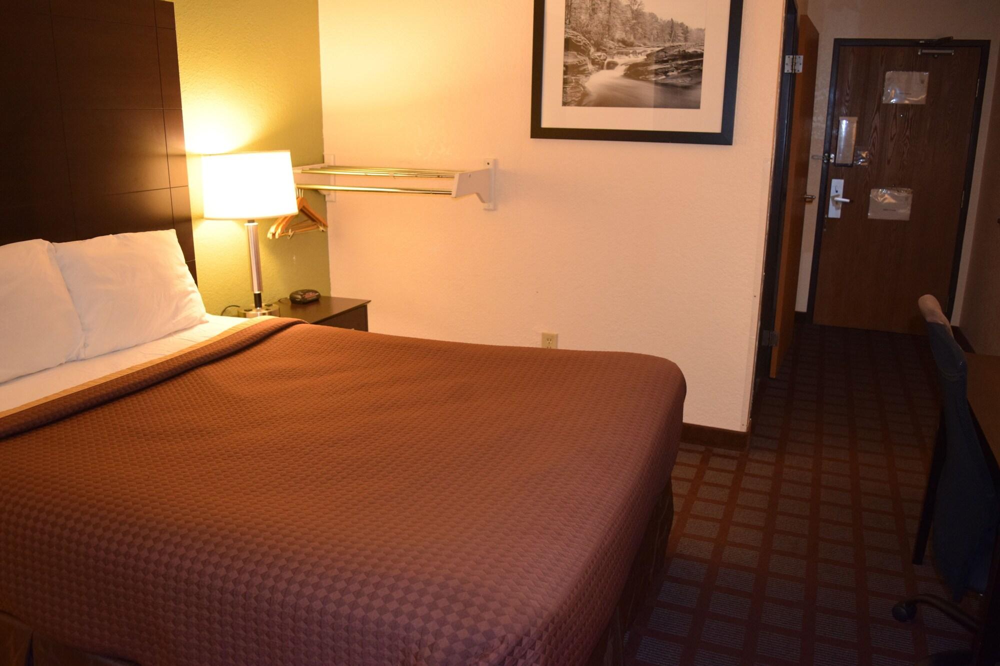 Super 8 By Wyndham Saginaw Motel Exterior photo