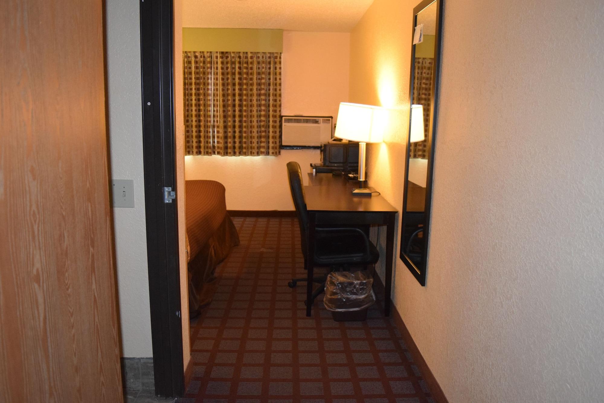 Super 8 By Wyndham Saginaw Motel Exterior photo