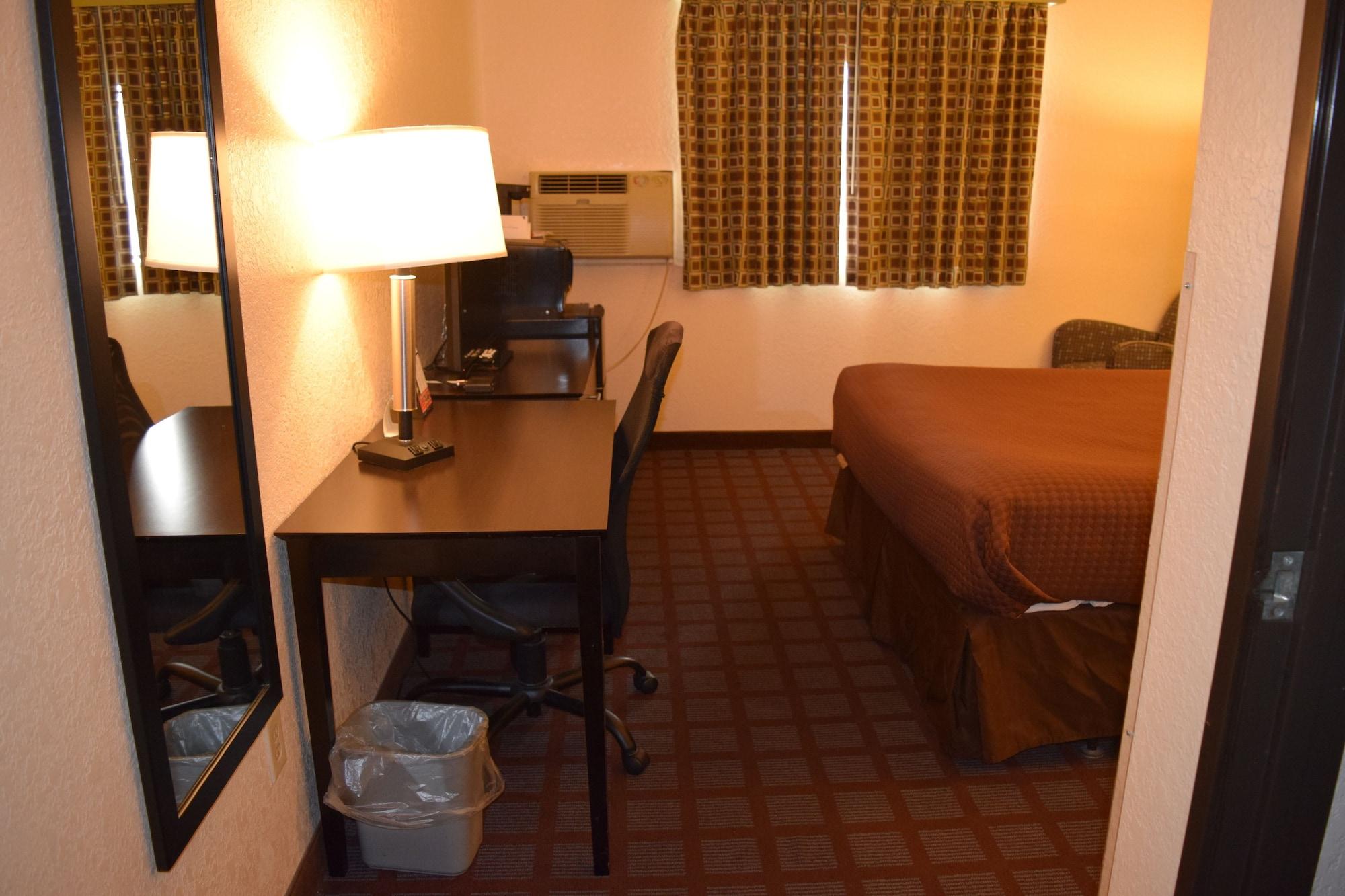 Super 8 By Wyndham Saginaw Motel Exterior photo